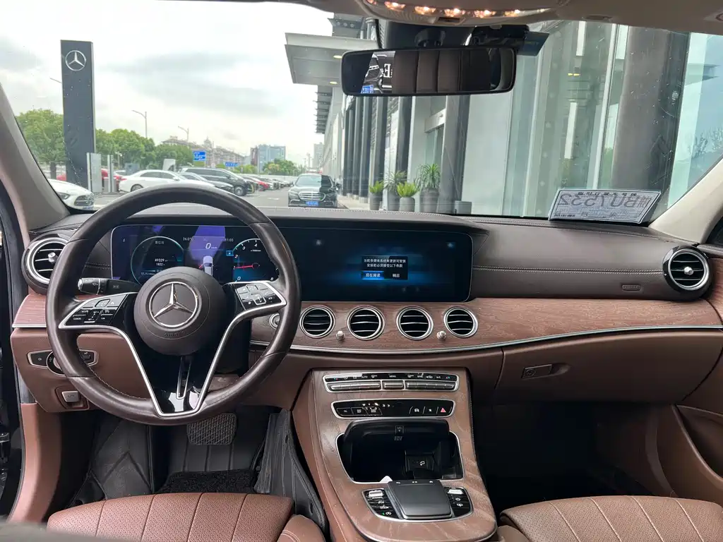 Mercedes-Benz E-Class 2022 — фото 11