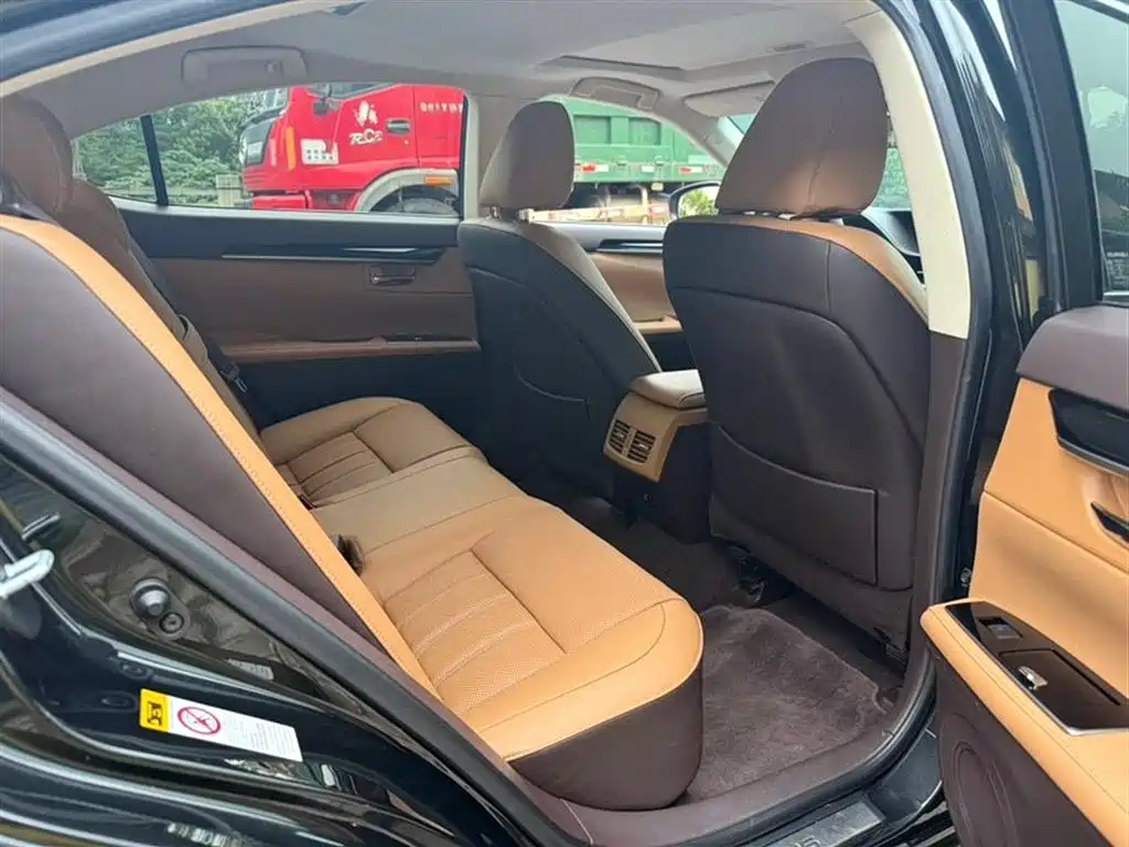 Lexus ES 2017