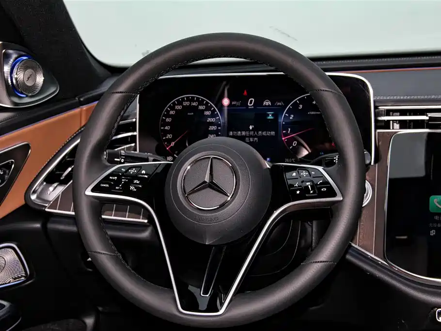 Mercedes-Benz E-Class 2025 — фото 16