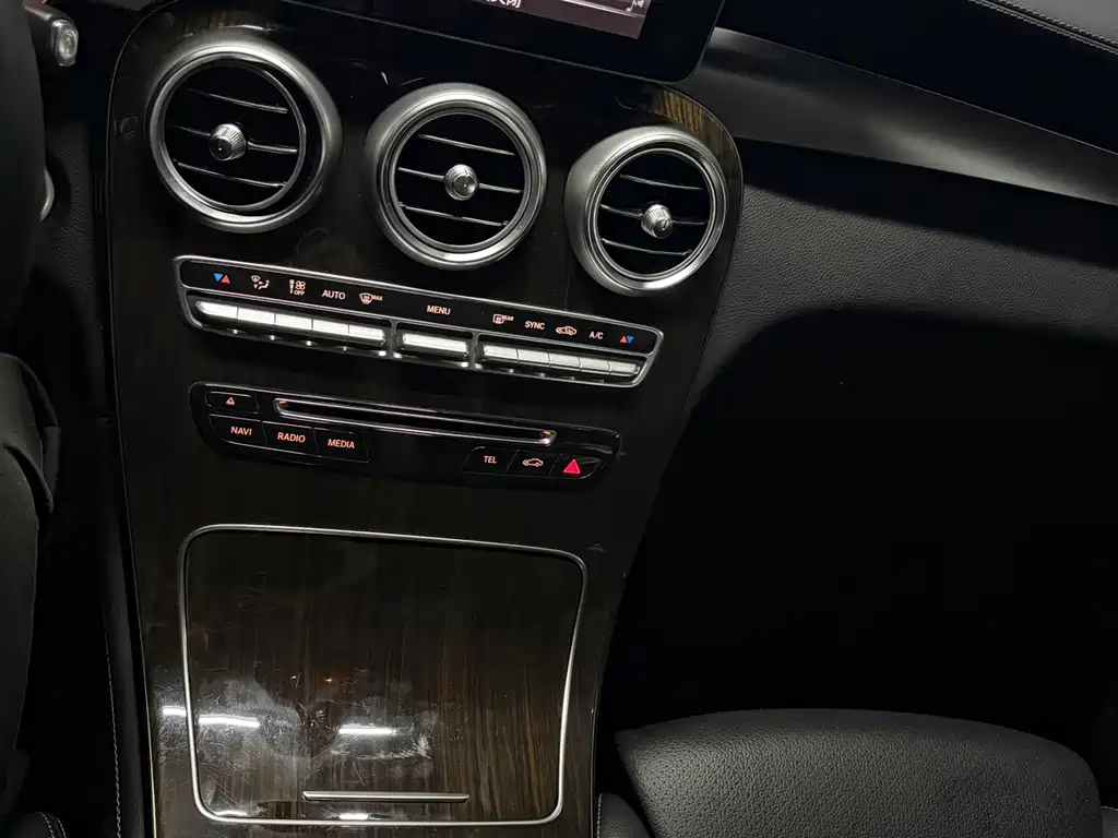 Mercedes-Benz GLC 2016 — фото 13