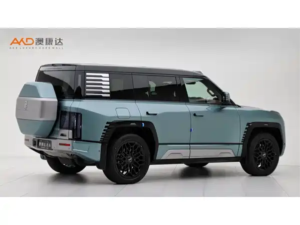 Yangwang U8 2024