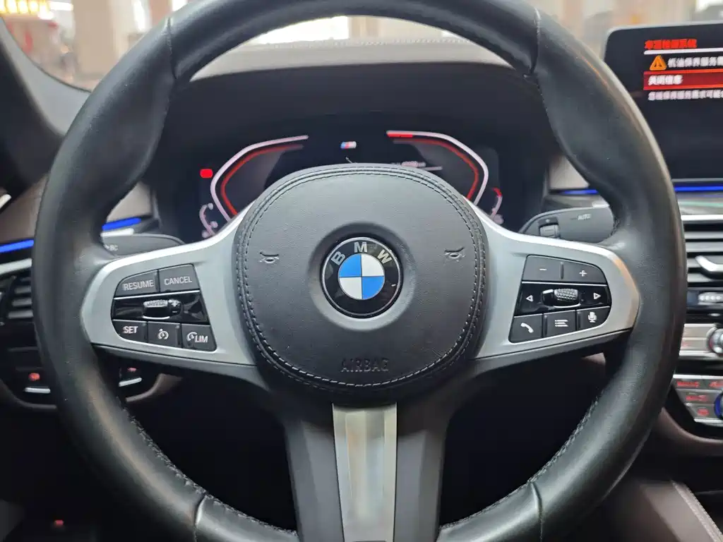 BMW 5 Series 2022 — фото 10