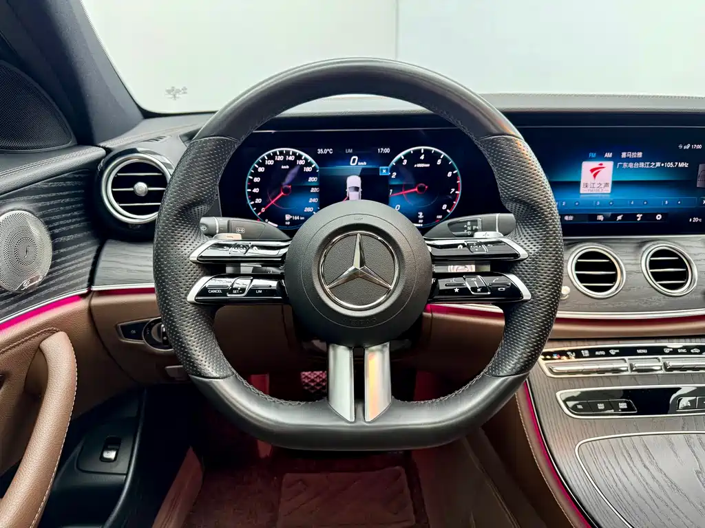 Mercedes-Benz E-Class 2022 — фото 18