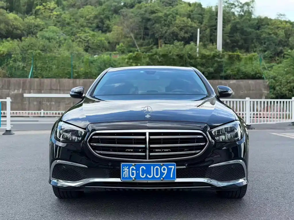 Mercedes-Benz E-Class 2022 — фото 2