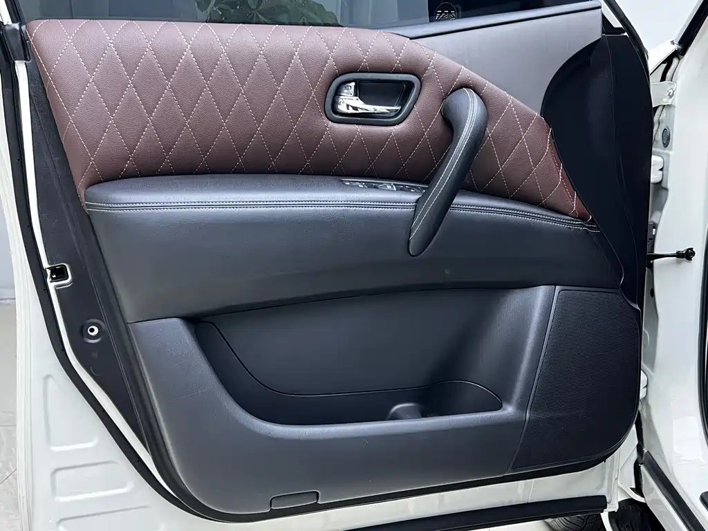Nissan Patrol 2018 — фото 9