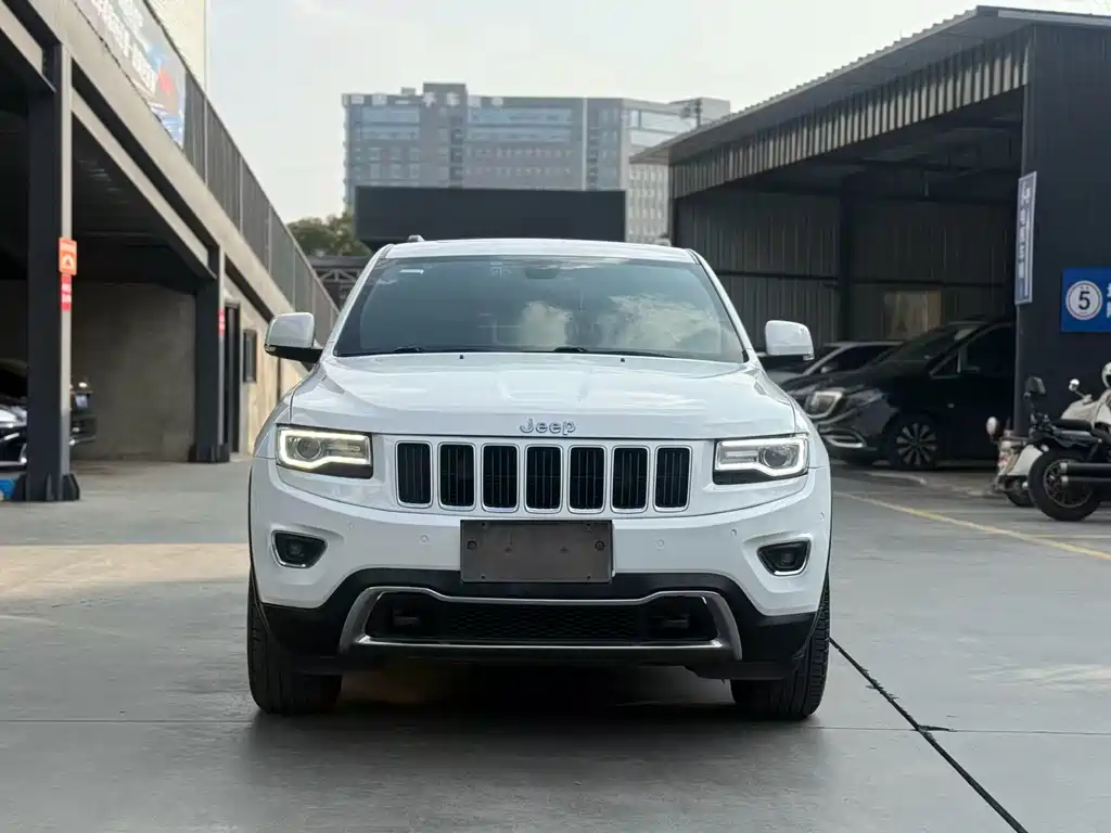 Jeep Grand Cherokee 2014 — фото 2