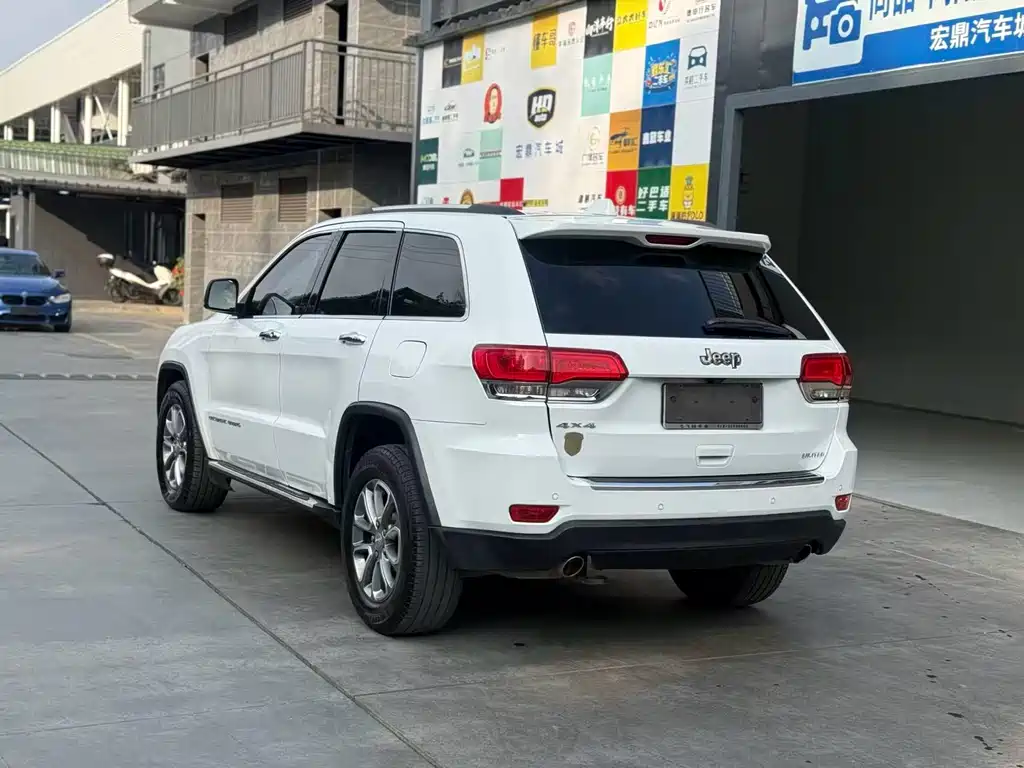 Jeep Grand Cherokee 2014 — фото 9