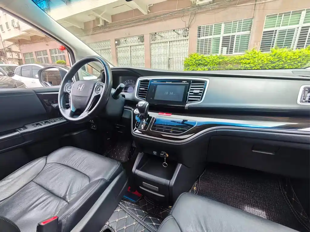 Honda Odyssey 2019 — фото 15