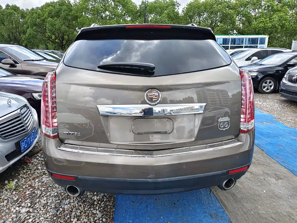 Cadillac SRX 2015 — фото 9
