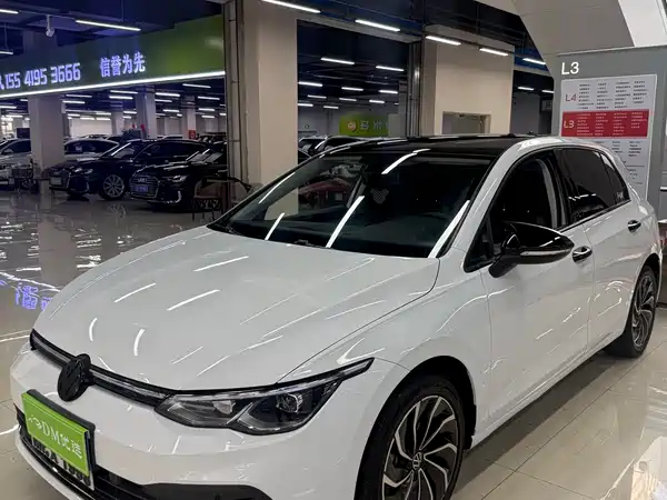 Volkswagen Golf 2023