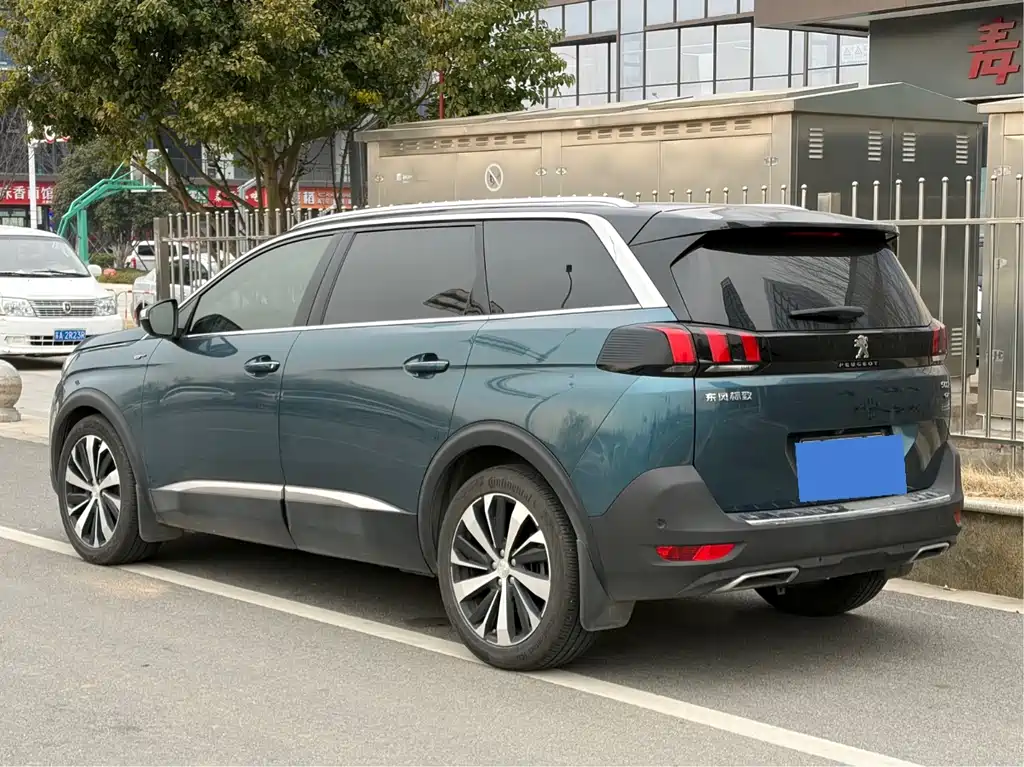 Peugeot 5008 2017 — фото 5
