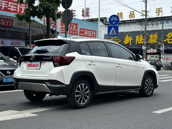 Toyota Yaris L 2023