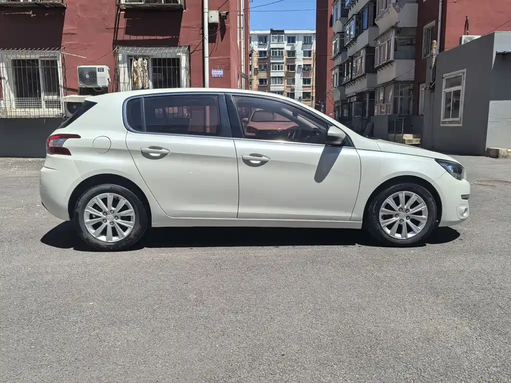Peugeot 308S 2015