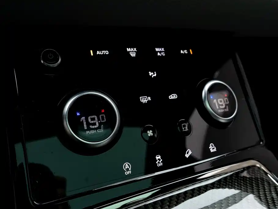 Land Rover Evoque 2021 — фото 28