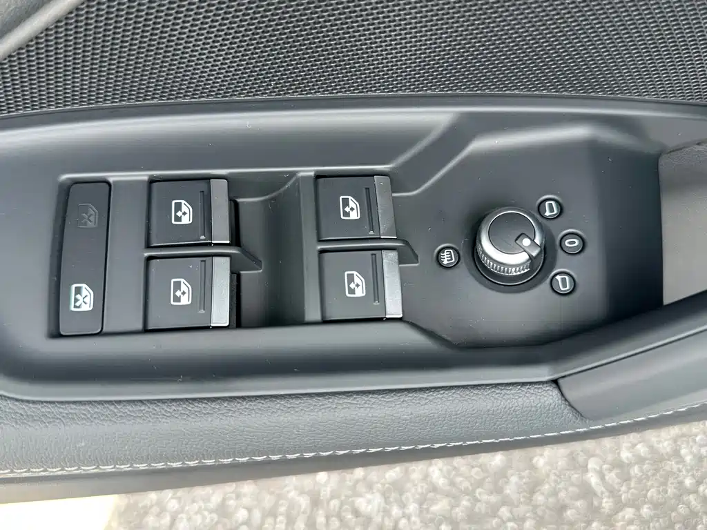 Audi A3 2023 — фото 14