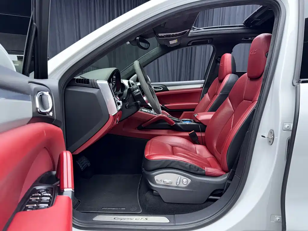 Porsche Cayenne 2016 — фото 13