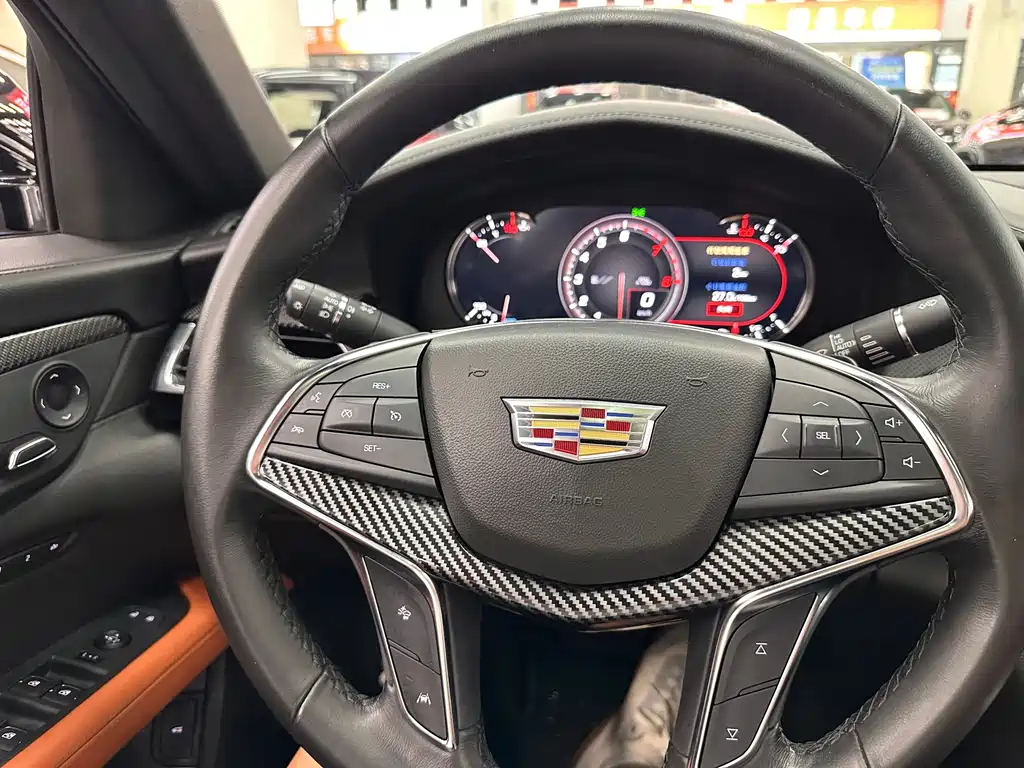 Cadillac CT6 2018 — фото 39