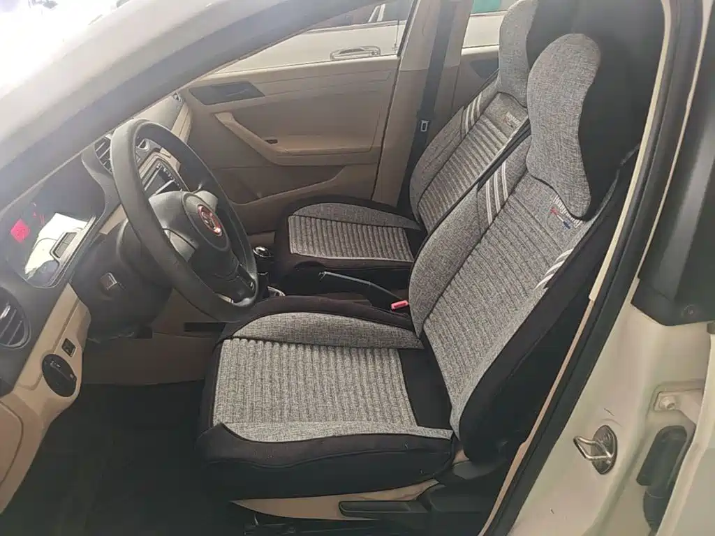 Volkswagen Jetta 2015 — фото 15