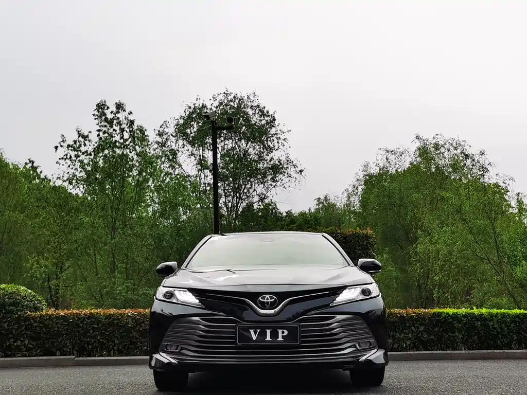 Toyota Camry 2019 — фото 4