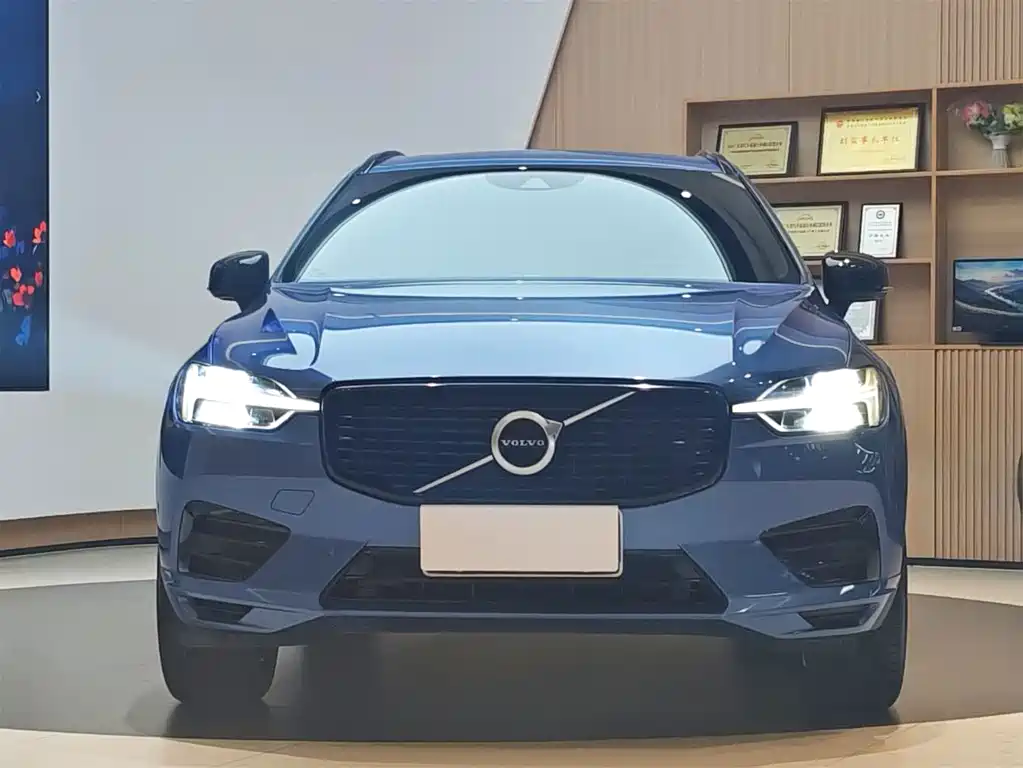 Volvo XC60 2020 — фото 2