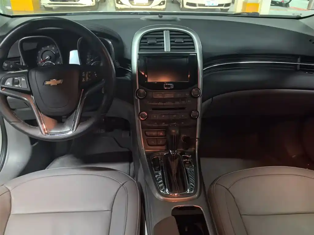 Chevrolet Malibu 2015 — фото 10