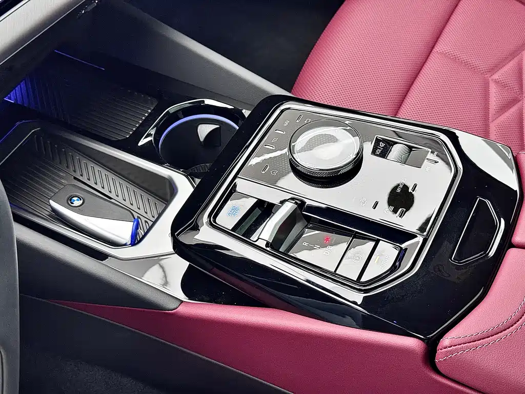 BMW i5 2025 — фото 16