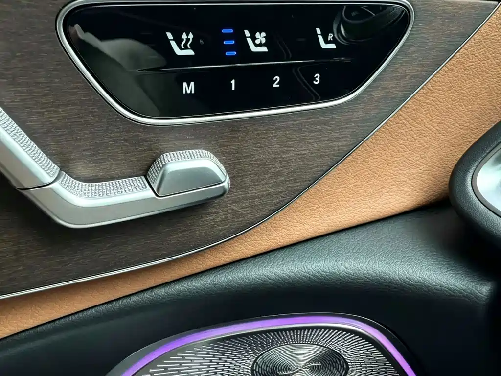 Mercedes-Benz E-Class 2025 — фото 11
