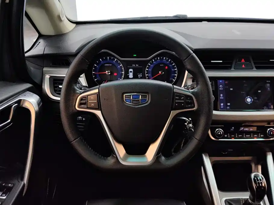 Geely Vision X3 2018 — фото 15