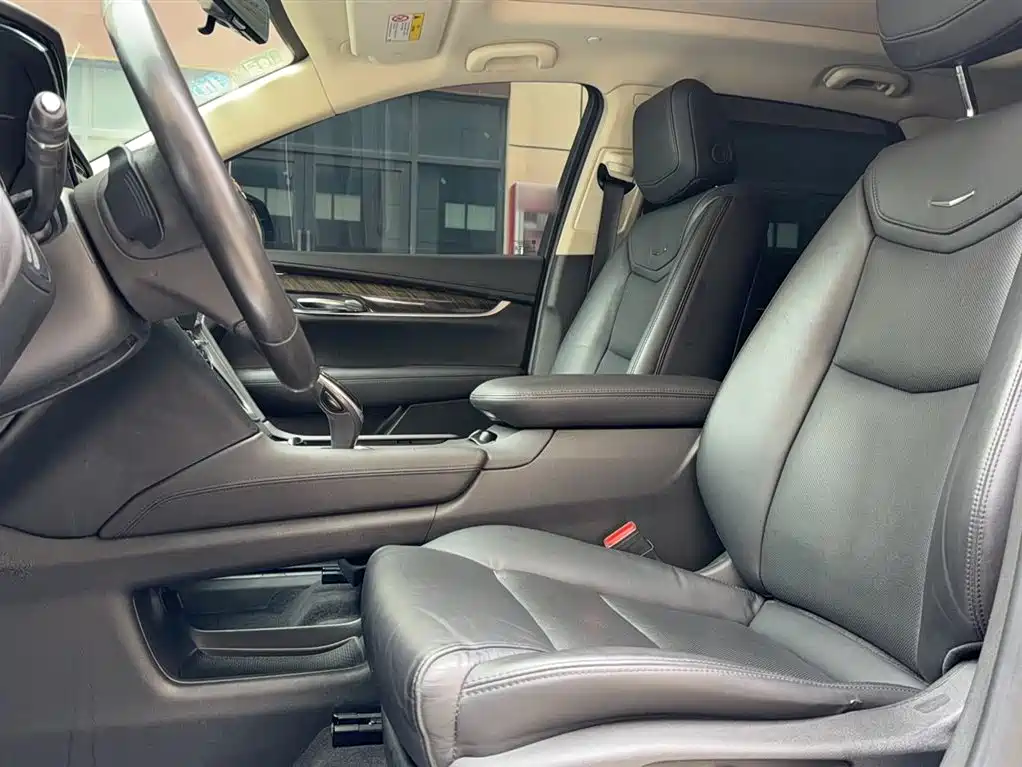 Cadillac XT5 2019 — фото 16