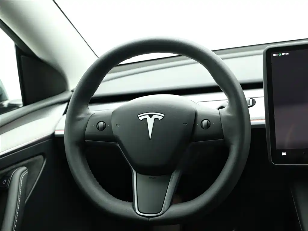 Tesla Model Y 2023 — фото 15