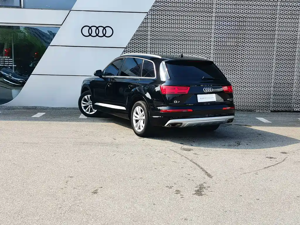 Audi Q7 2017 — фото 8