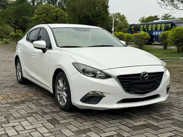 Mazda 3 Axela 2014