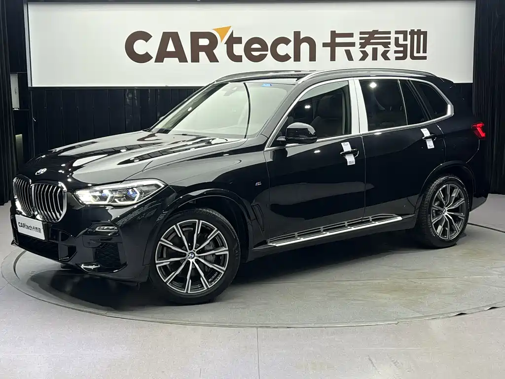 BMW X5 2019 — фото 1