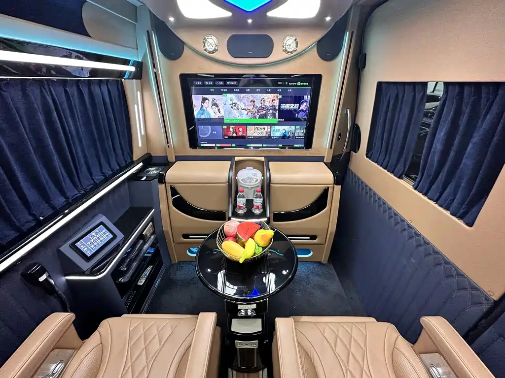 Mercedes-Benz Sprinter 2018 — фото 17
