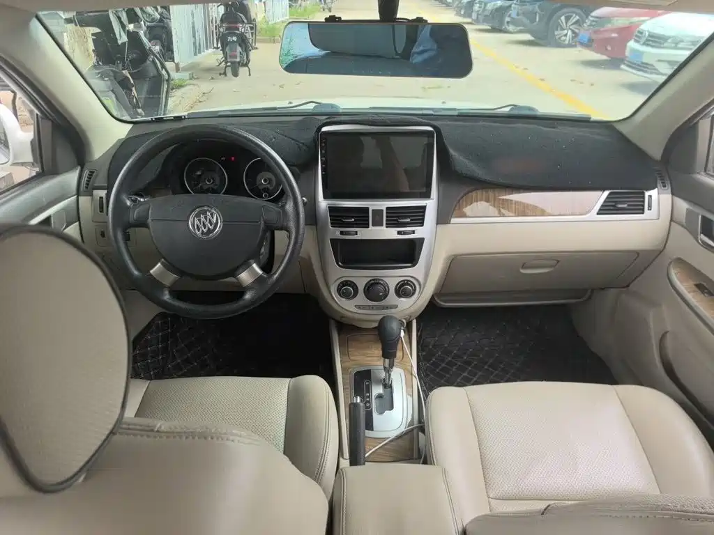Buick Excelle 2015 — фото 10