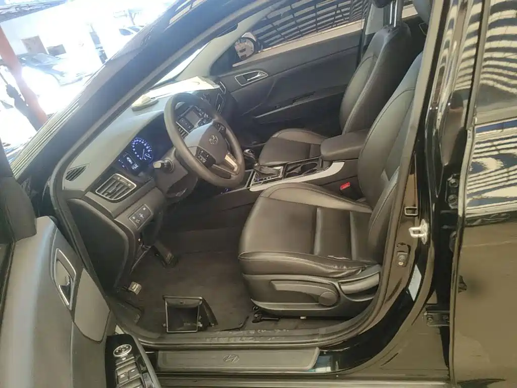 Hyundai Mistra 2015 — фото 15
