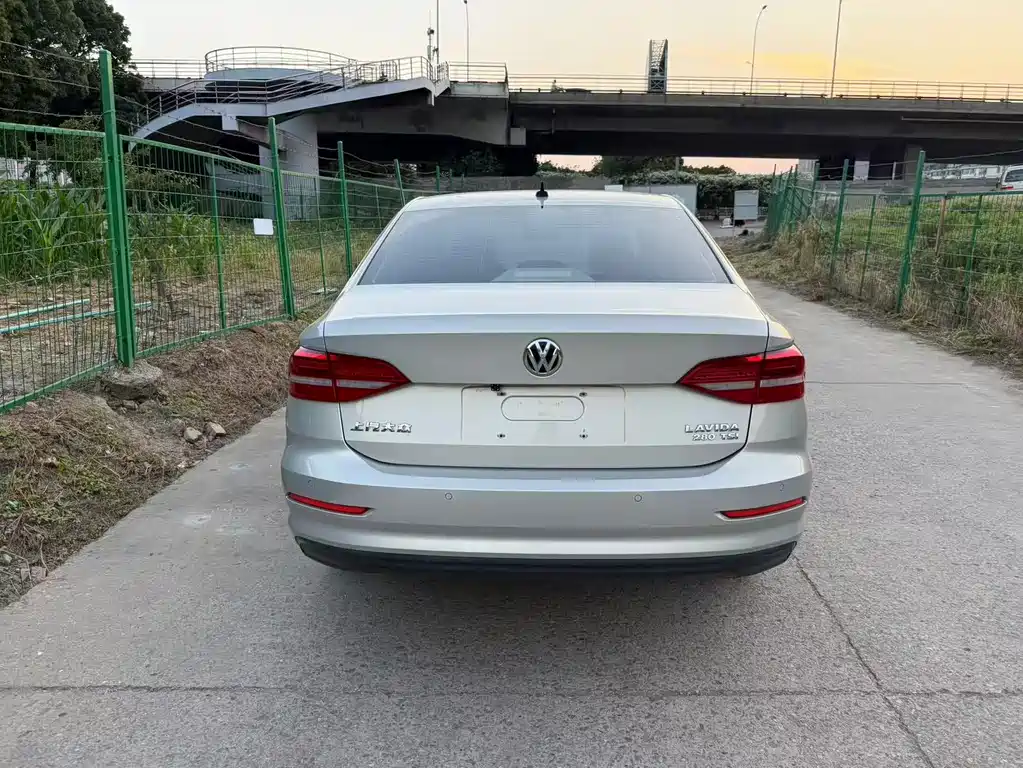 Volkswagen Lavida 2018 — фото 14