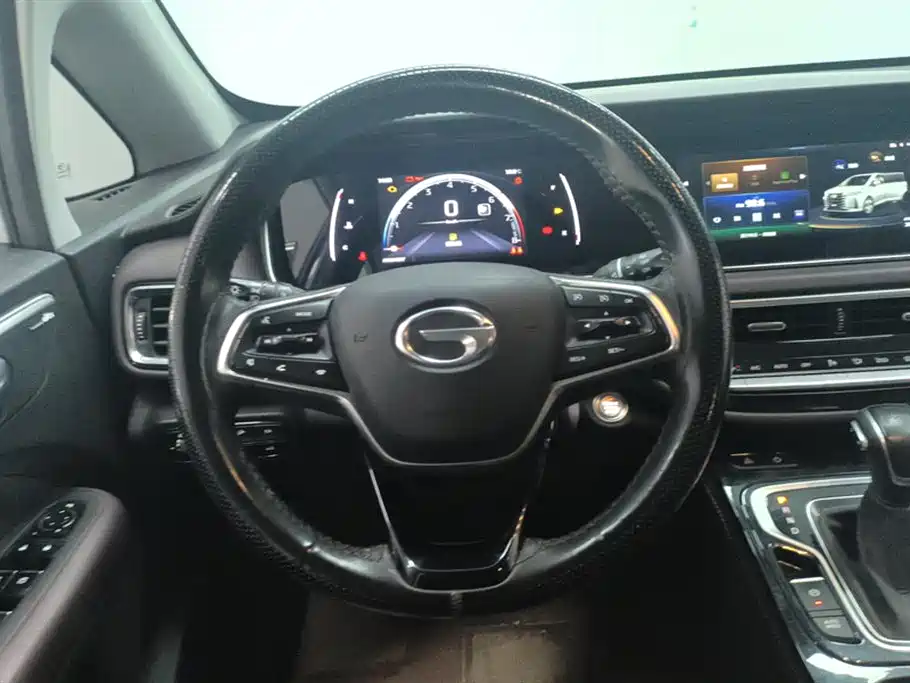 GAC Motor Trumpchi M6 2023 — фото 15