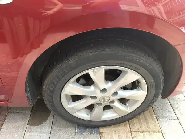 Nissan Tiida 2014