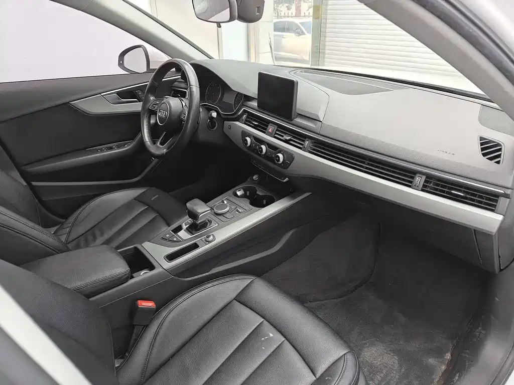 Audi A4L 2017 — фото 13