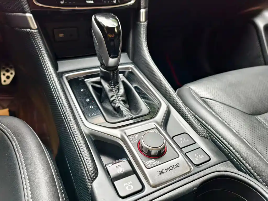 Subaru Forester 2023 — фото 13
