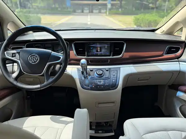 Buick GL8 2016