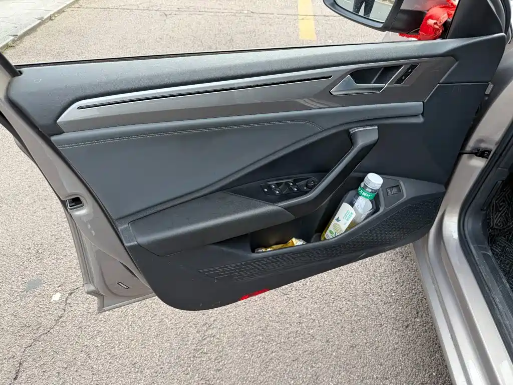 Volkswagen Sagitar 2022