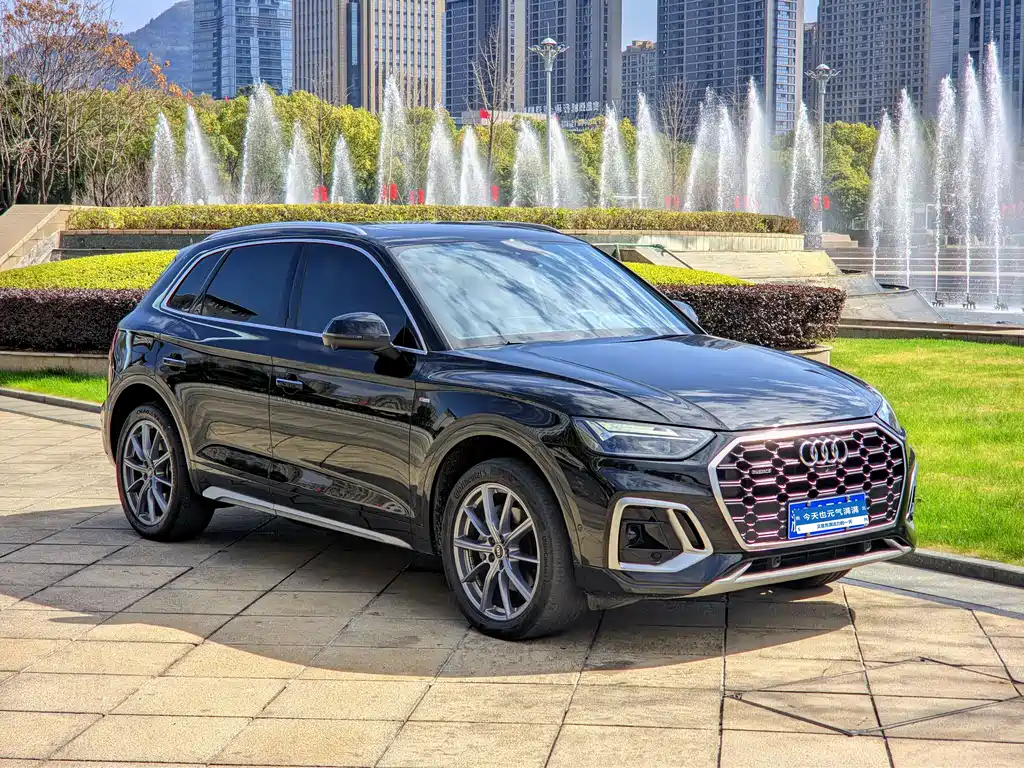 Audi Q5L 2022 — фото 12