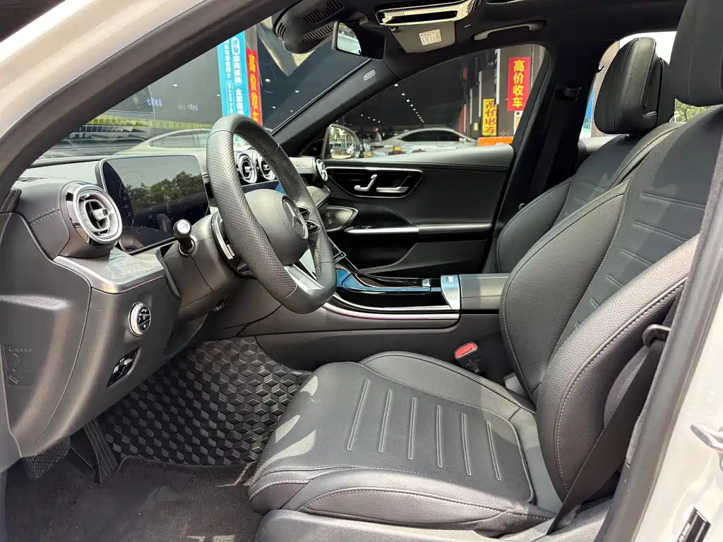 Mercedes-Benz C-Class 2023 — фото 9