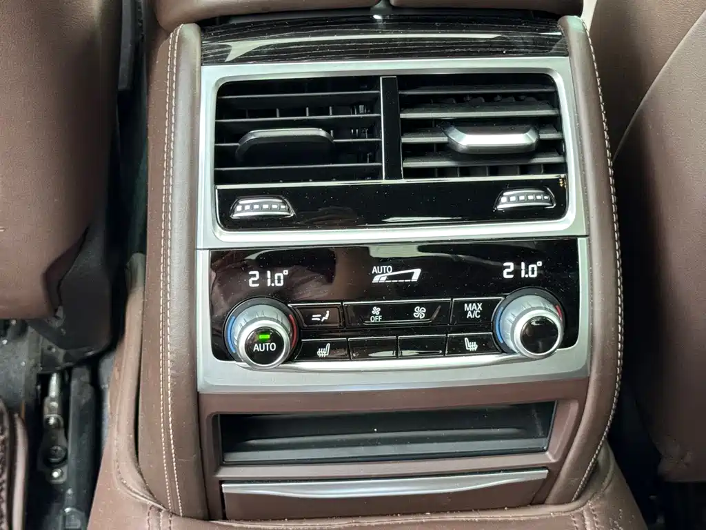 BMW 7 Series 2021 — фото 10
