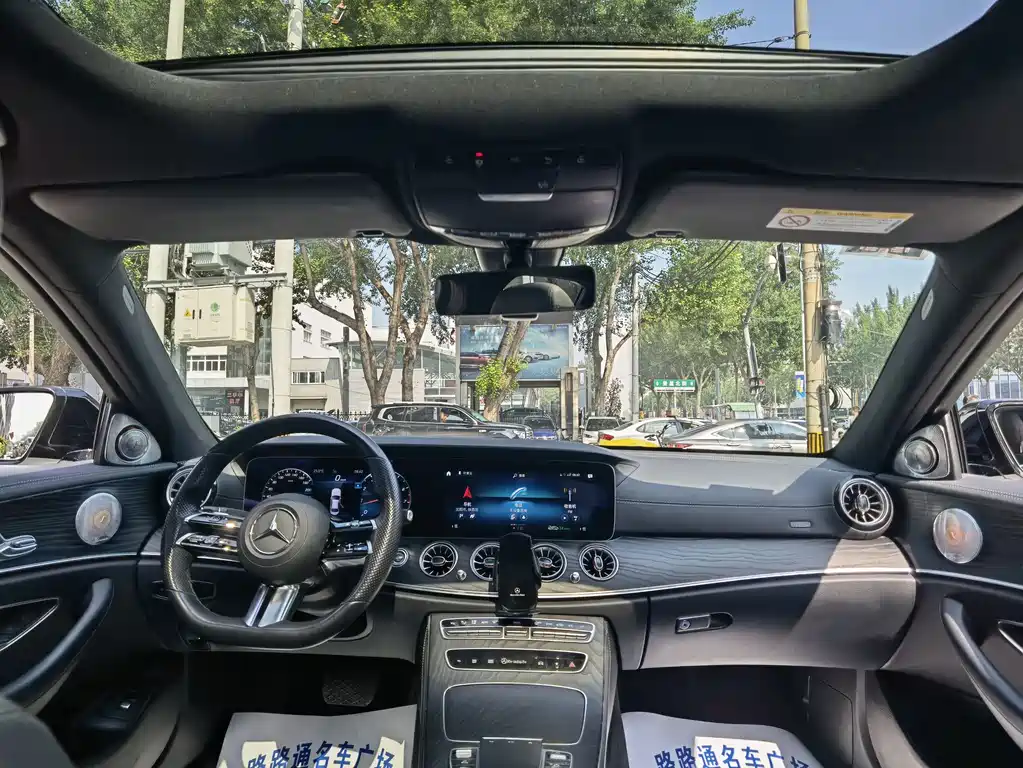 Mercedes-Benz E-Class 2022