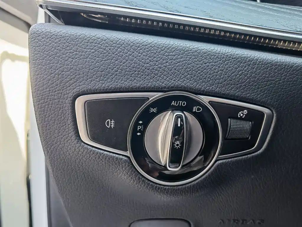 Mercedes-Benz E-Class 2022 — фото 13