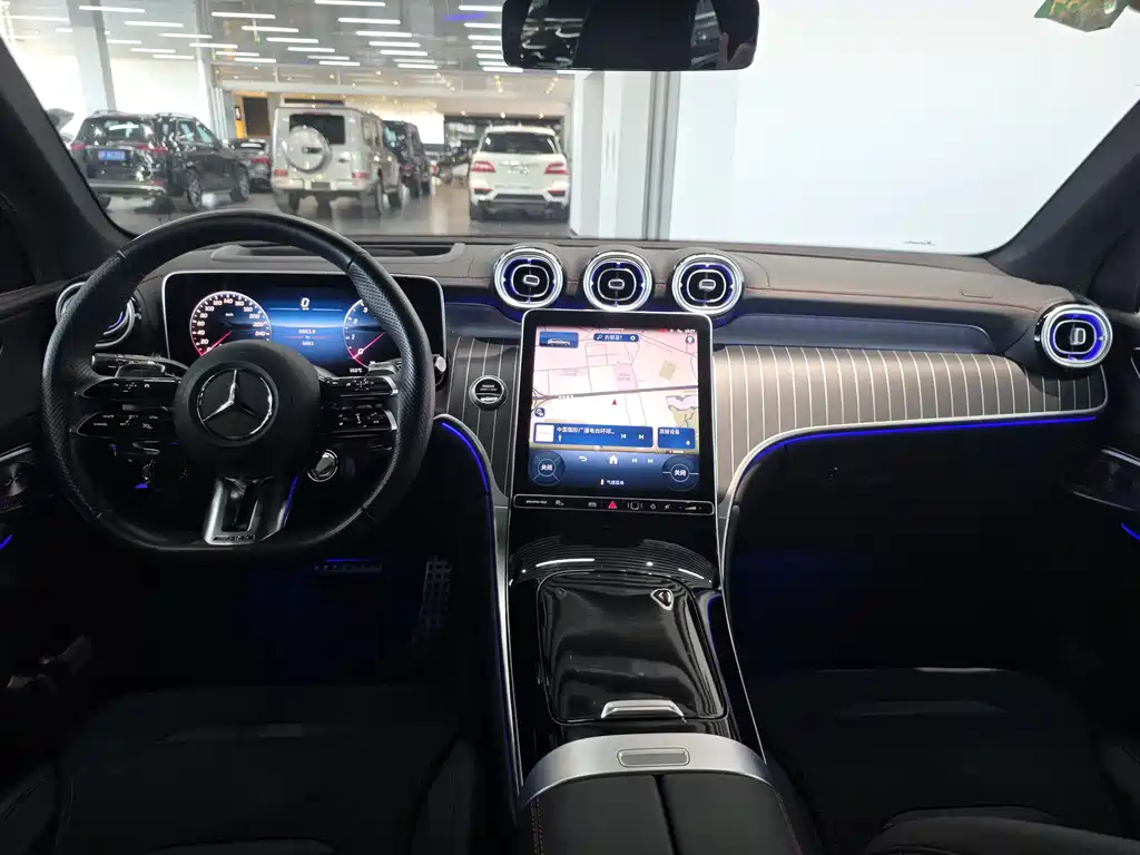 Mercedes-Benz GLC AMG 2025 — фото 8