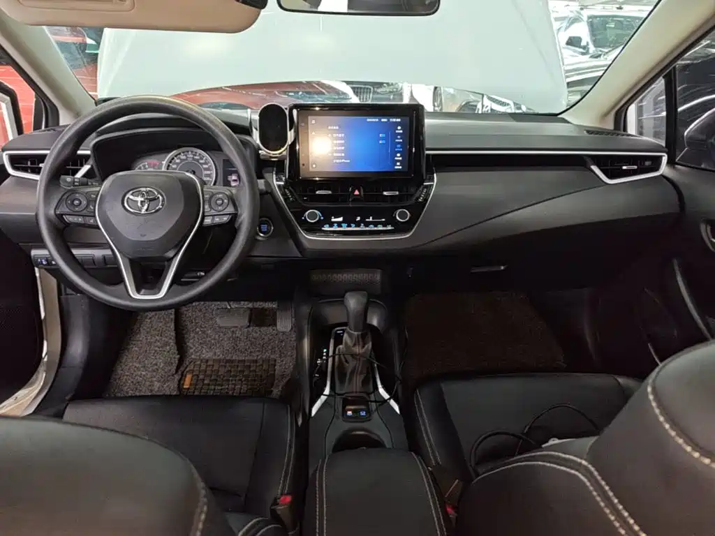 Toyota Corolla 2022 — фото 10